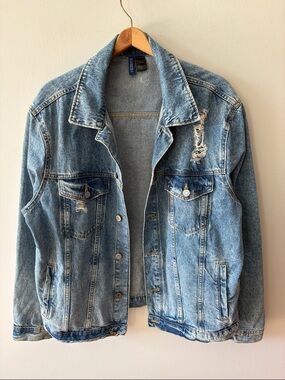 H&M Distressed Denim Jacket Size Large